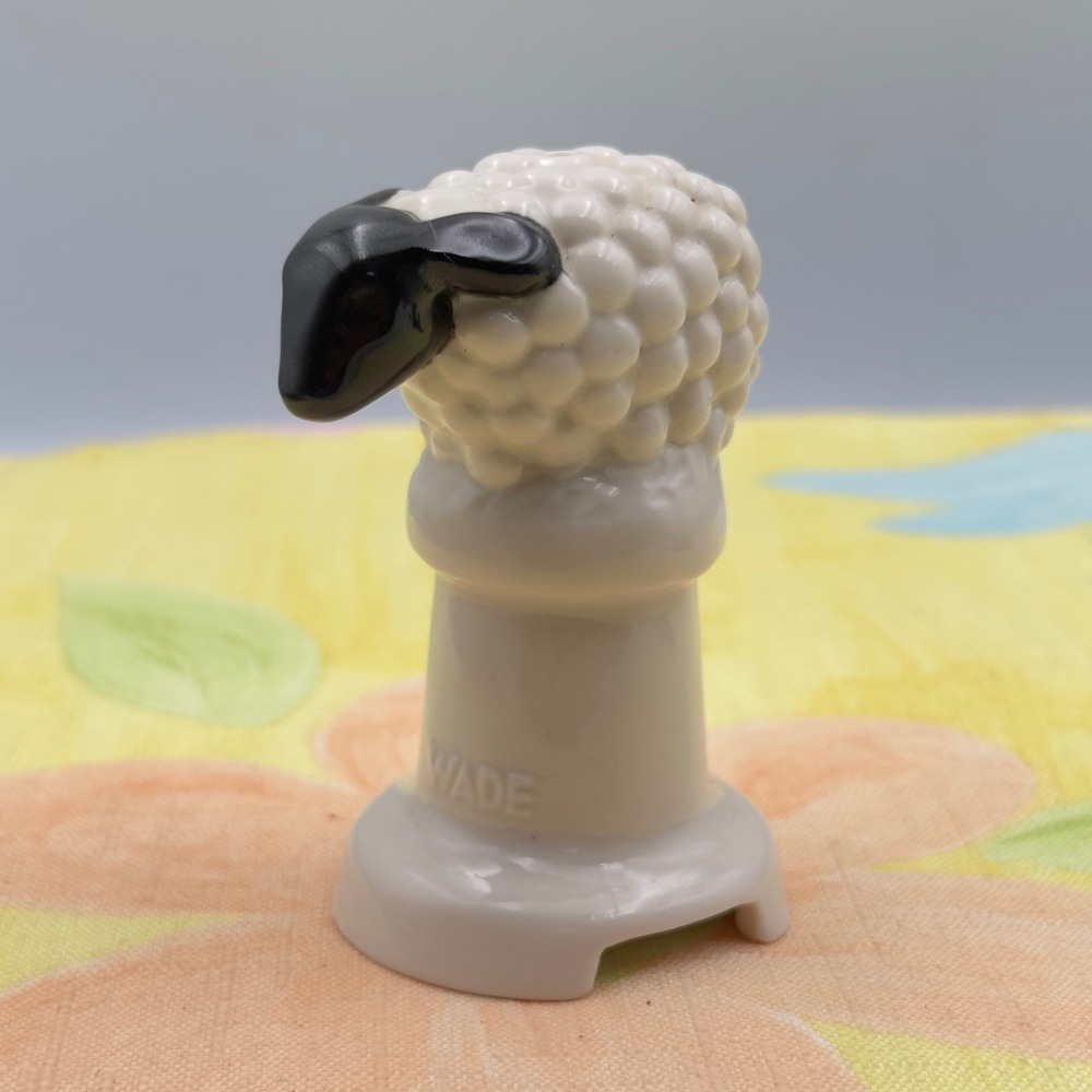 Wade Pie Funnel White Black Sheep Ceramic Steam Vent Retired Collectible 3"